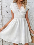 Women's Elegant Contrast Lace V-Neck Sleeveless A-Line Dress with Waist Accent & Flared Skirt - Machine Washable Solid Color All-Season Versatile for Casual to Formal Occasions, Quality Fabric Dress