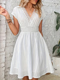 Women's Elegant Contrast Lace V-Neck Sleeveless A-Line Dress with Waist Accent & Flared Skirt - Machine Washable Solid Color All-Season Versatile for Casual to Formal Occasions, Quality Fabric Dress
