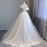 Pbong  Satin One-oulder Bridal Gown Simple Elegance Floor-Length Train Wedding Dr for Smaller Brides Outgoing Chic Sle