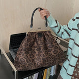 Pbong  Women Retro Pleated Hobo Shoulder Bag Large Capacity Crossbody Bags Kiss-Lock Clip Bag Vintage Handbag Fashion Daily Backpack