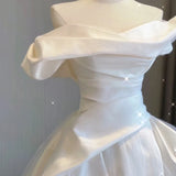 Pbong  Satin One-oulder Bridal Gown Simple Elegance Floor-Length Train Wedding Dr for Smaller Brides Outgoing Chic Sle