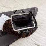 Pbong  Women Retro Pleated Hobo Shoulder Bag Large Capacity Crossbody Bags Kiss-Lock Clip Bag Vintage Handbag Fashion Daily Backpack