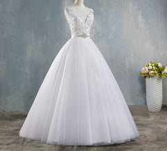 V Neck White Vintage Wedding Dresses for Brides Dress Plus Size Beads Crystal Tulle Floor Length