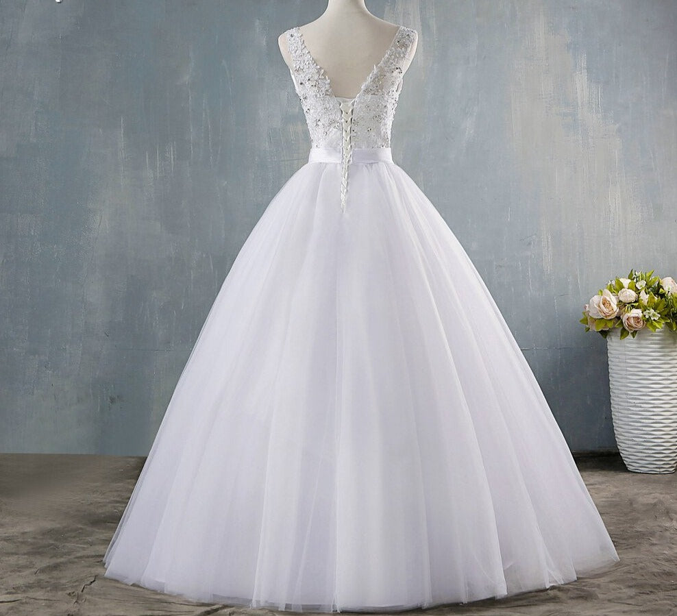 V Neck White Vintage Wedding Dresses for Brides Dress Plus Size Beads Crystal Tulle Floor Length